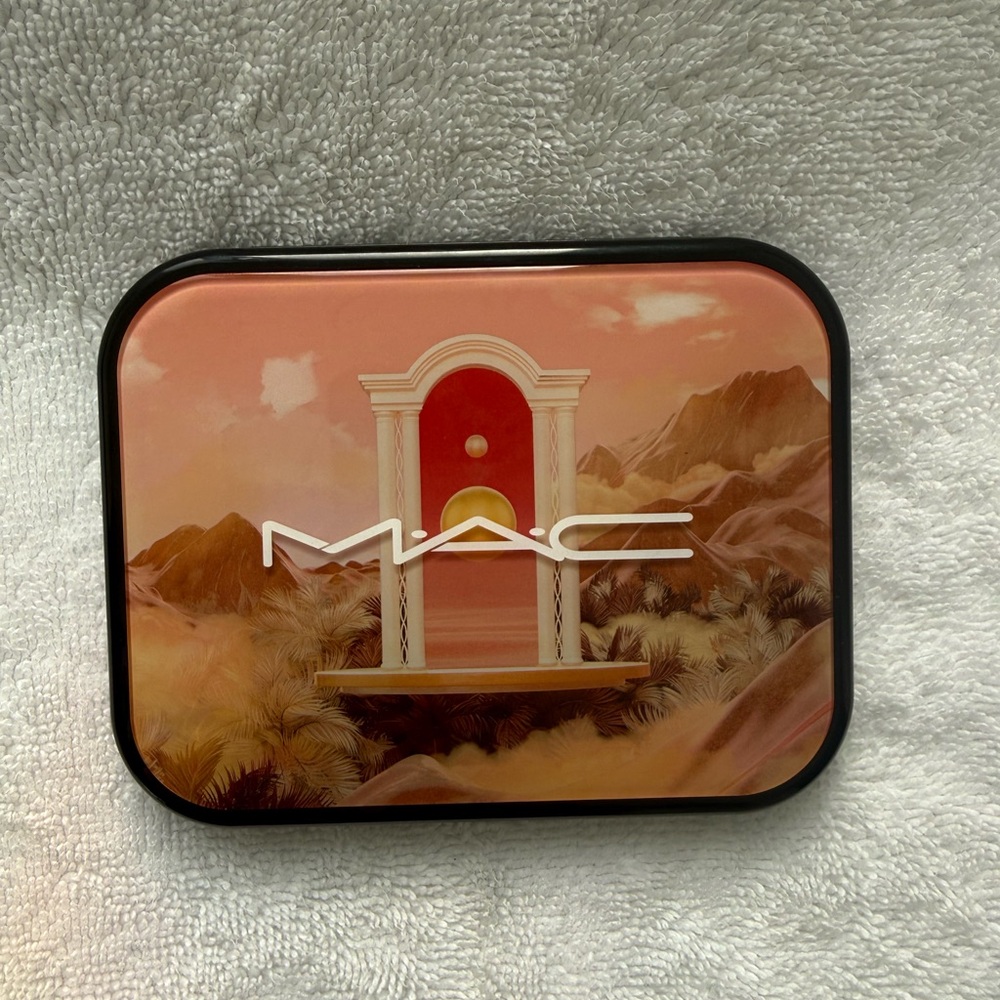 MAC Desert-Inspired Makeup Palette